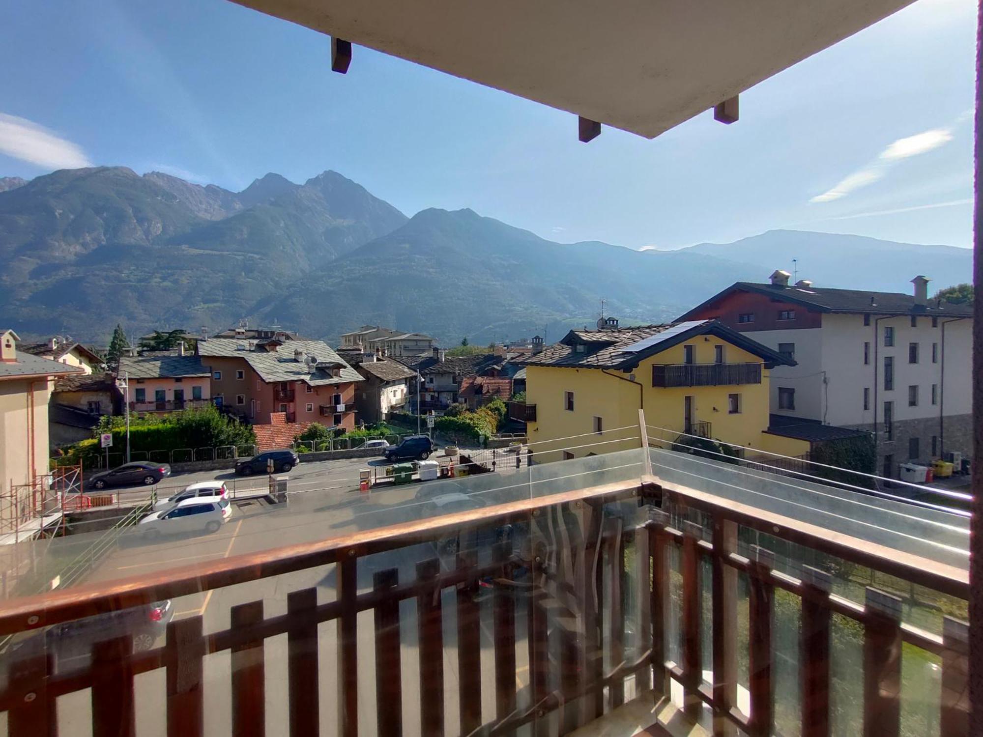 Chentre En - A 2 Passi Dal Centro - Parcheggio Gratuito - Cir-vda-aosta-0073 * Aosta